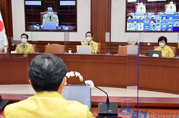 정부, 현행 거리두기·5인이상 모임 금지 2주 더 연장